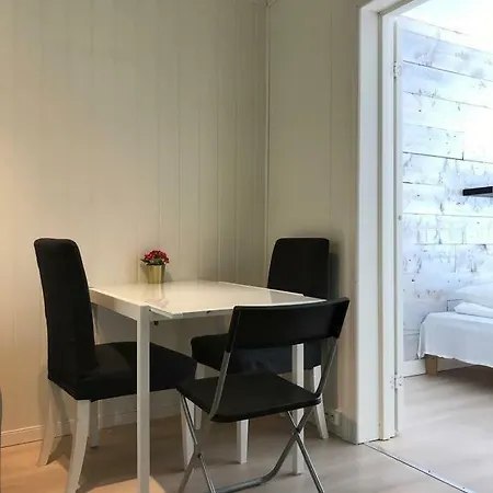 Central, Yet Quiet And Cozy!