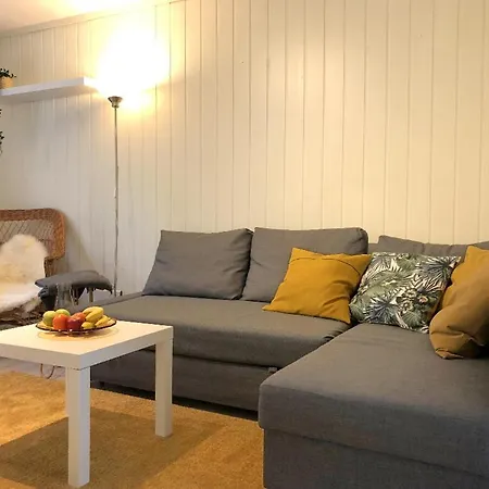 Central, Yet Quiet And Cozy! Apartment *